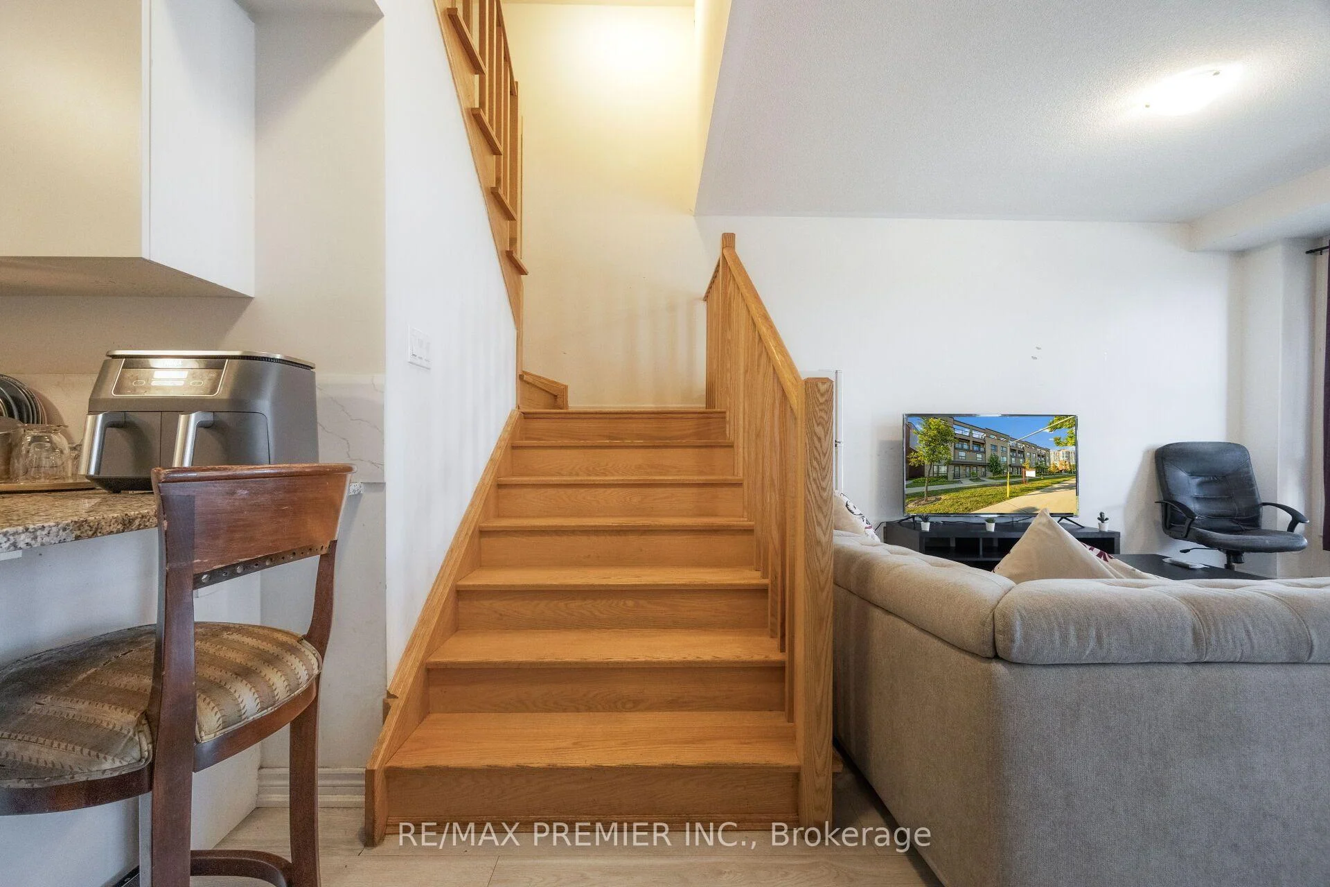 Photo 19 of Unit 4, 624 Rexdale Boulevard, Etobicoke, West Humber-Clairville — HOMEH