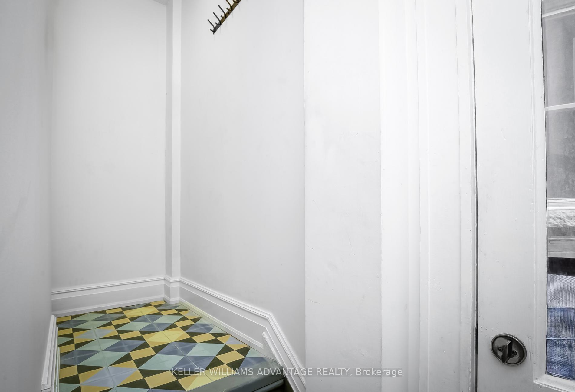Photo 4 of Unit Lower, 146 Madison Avenue, Toronto, The Annex — HOMEH