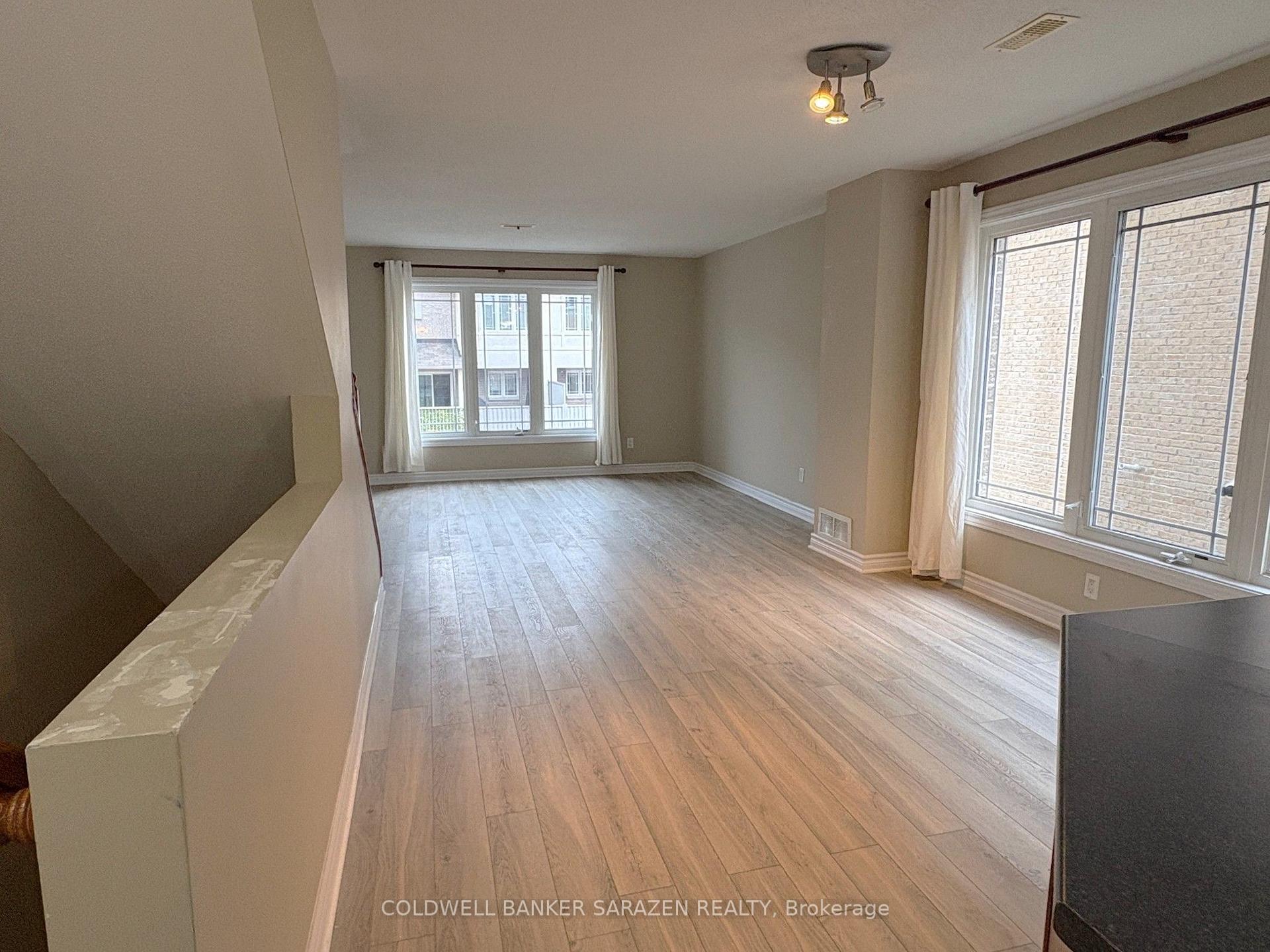 Photo 7 of 160 Paseo Private, Ottawa, Centrepointe — HOMEH