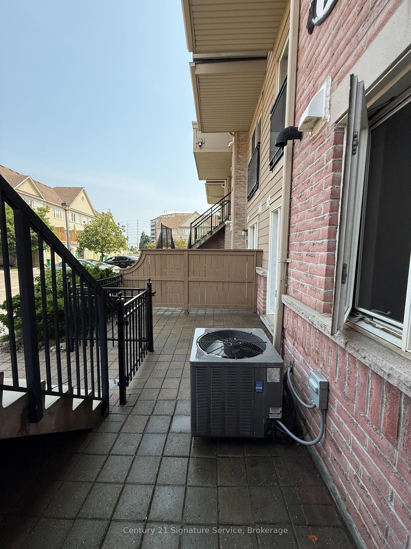 Photo 3 of Unit 277, 4975 Southhampton Drive, Mississauga, Churchill Meadows — HOMEH