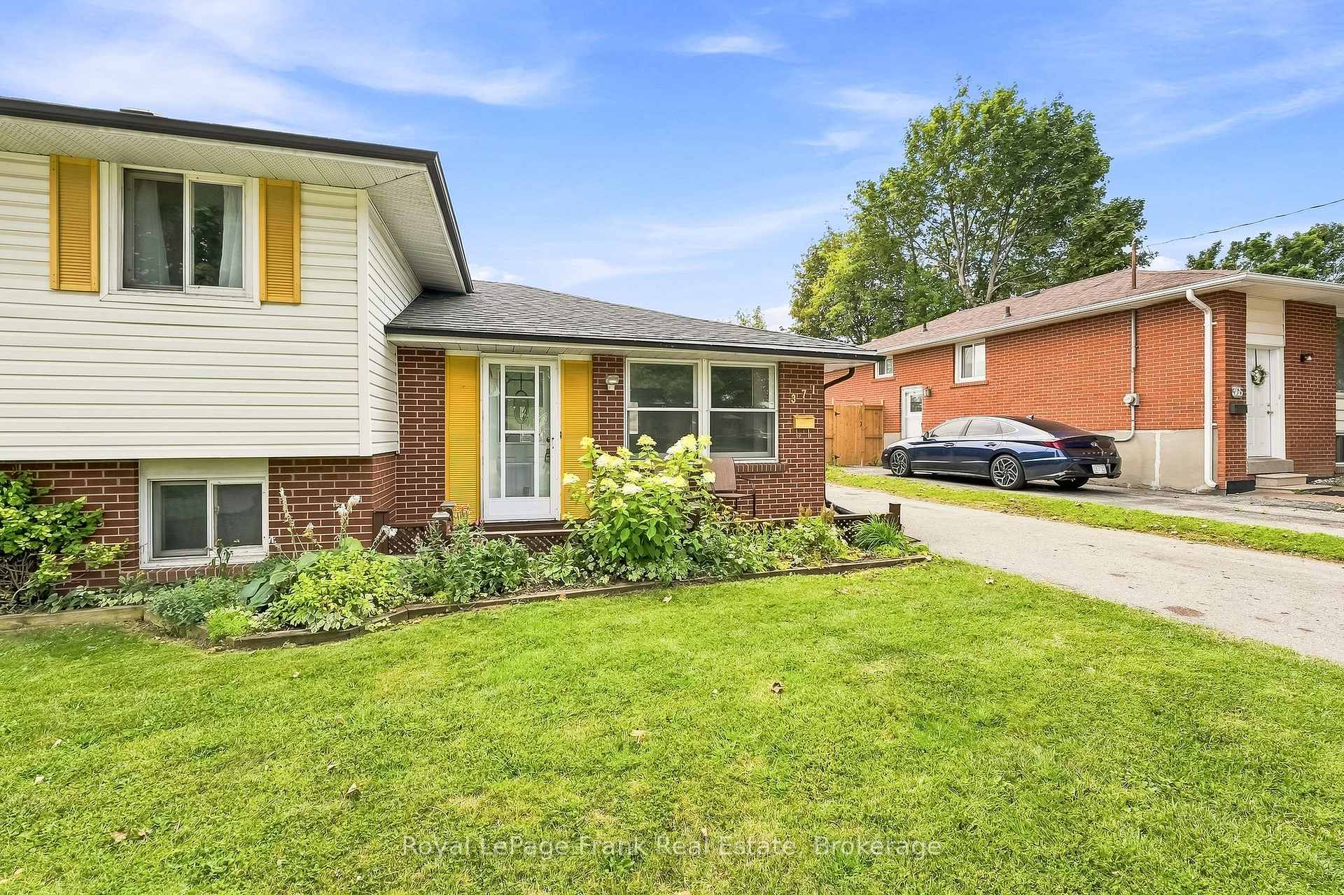Photo 2 of 371 Trafalgar Avenue, Oshawa, Lakeview — HOMEH