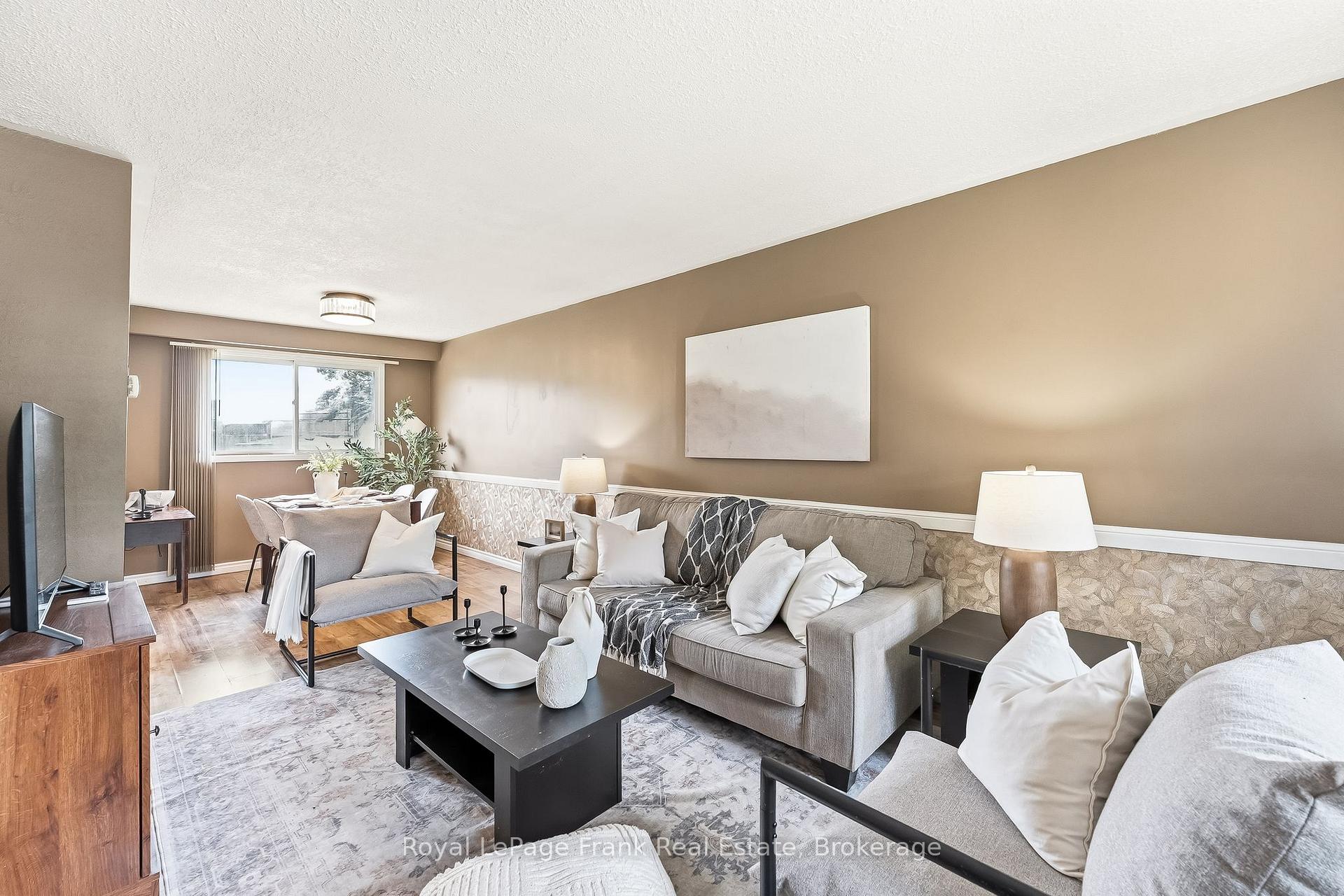 Photo 8 of 371 Trafalgar Avenue, Oshawa, Lakeview — HOMEH