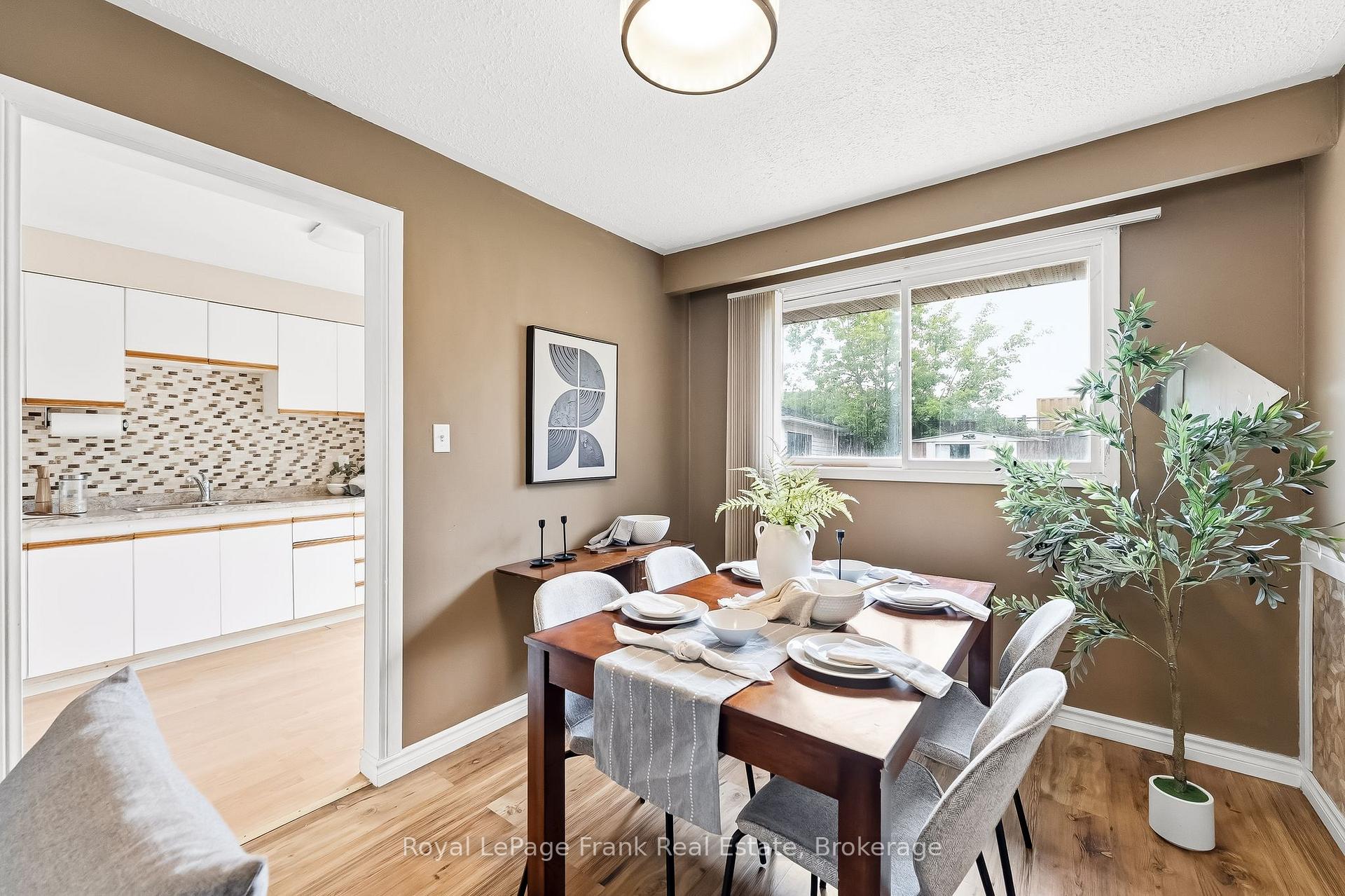 Photo 12 of 371 Trafalgar Avenue, Oshawa, Lakeview — HOMEH