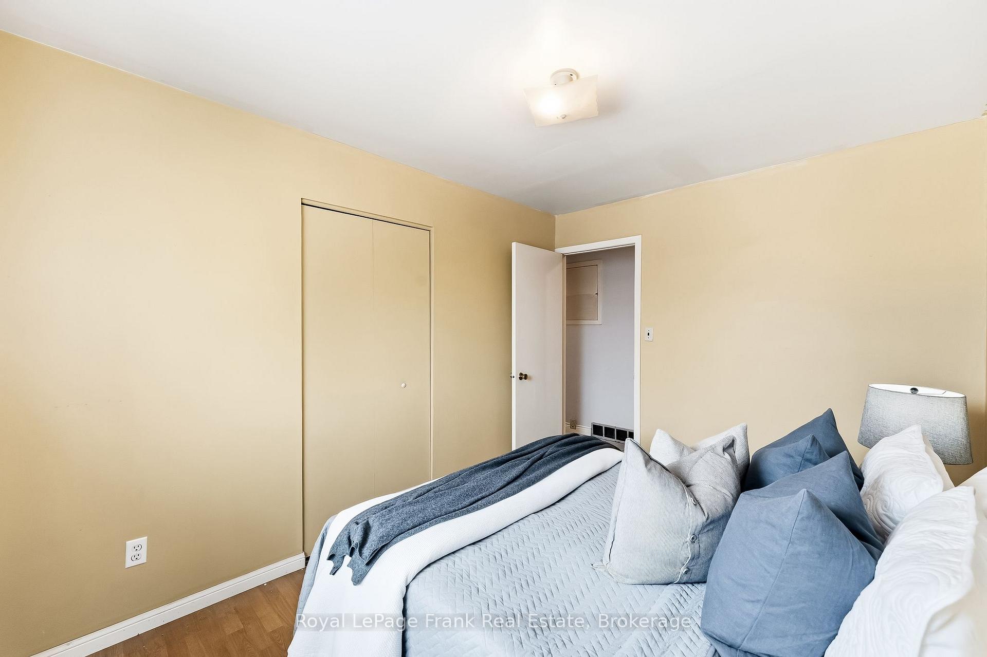 Photo 21 of 371 Trafalgar Avenue, Oshawa, Lakeview — HOMEH