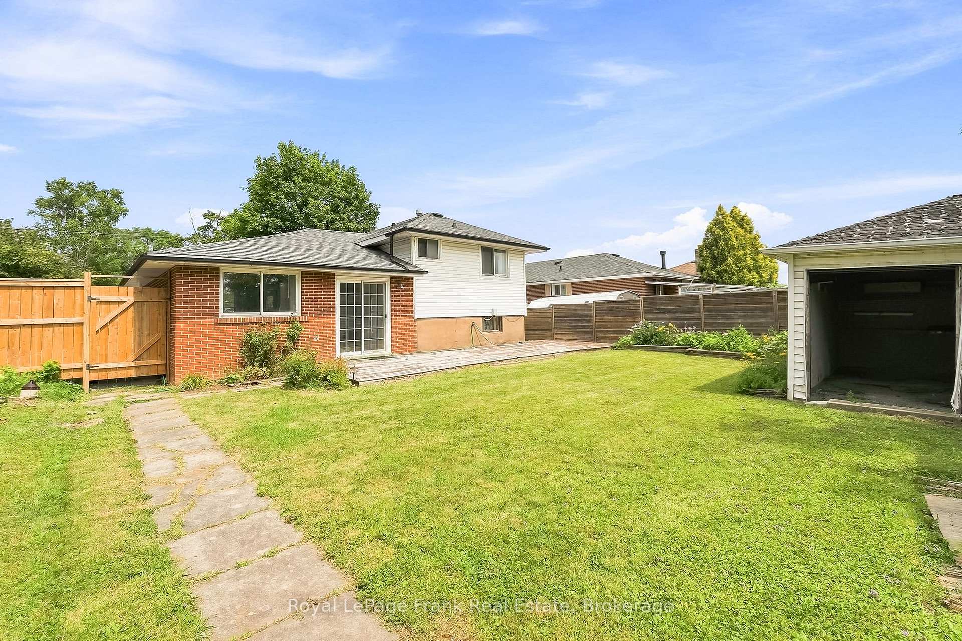 Photo 31 of 371 Trafalgar Avenue, Oshawa, Lakeview — HOMEH