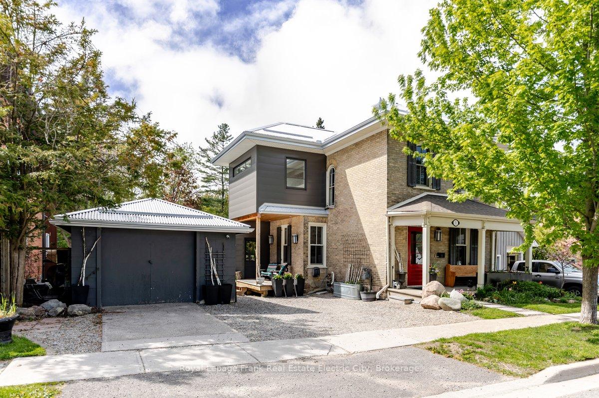 Photo 2 of 11 Conger Street, Peterborough, Northcrest Ward 5 — HOMEH