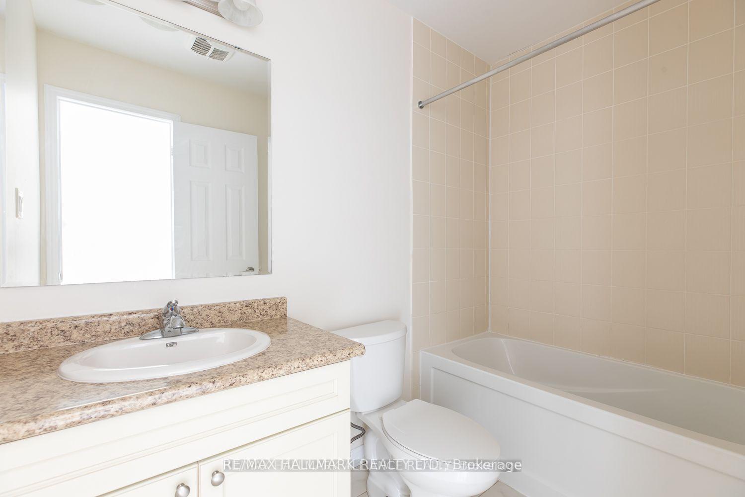 Photo 8 of 142 Baycliffe Crescent, Brampton, Northwest Brampton — HOMEH
