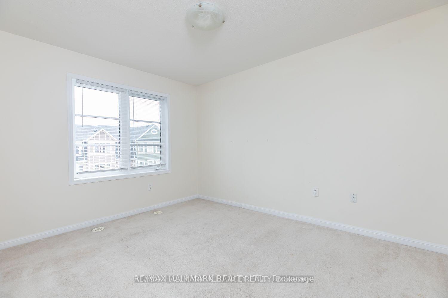 Photo 10 of 142 Baycliffe Crescent, Brampton, Northwest Brampton — HOMEH
