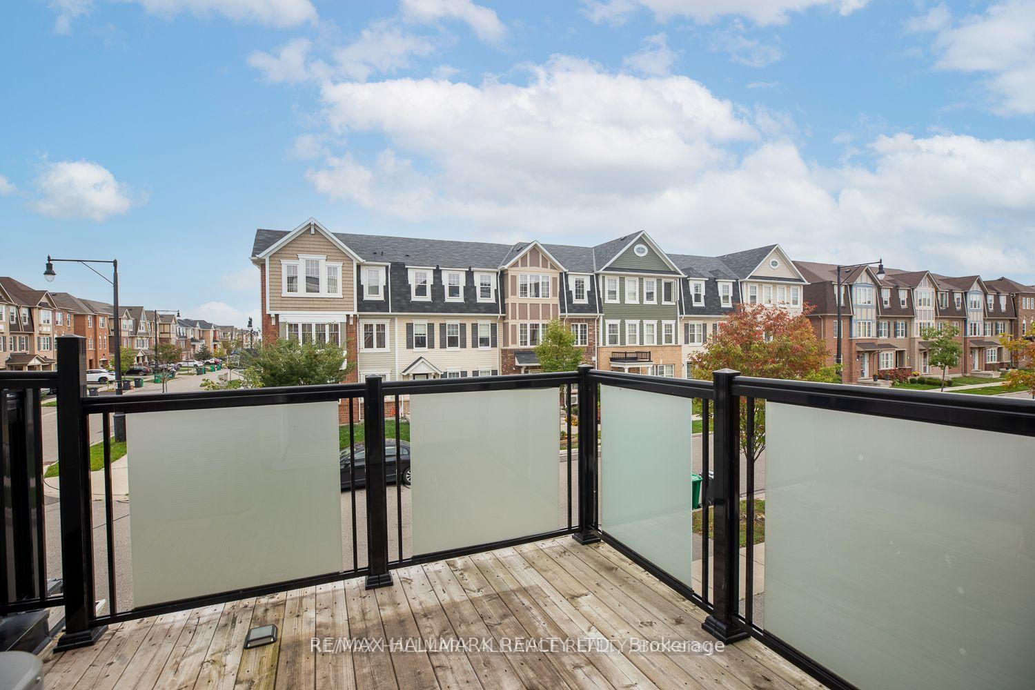 Photo 14 of 142 Baycliffe Crescent, Brampton, Northwest Brampton — HOMEH