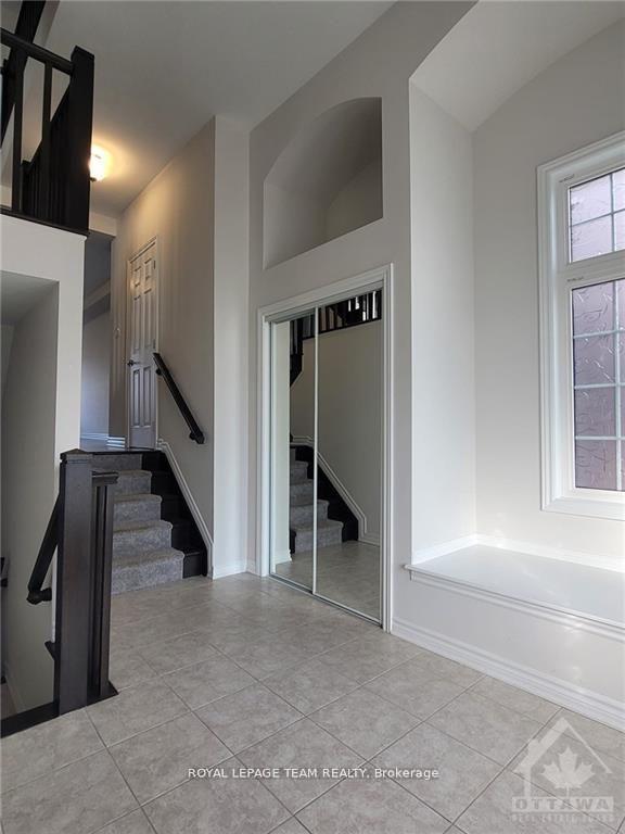 Photo 3 of 114 Bartonia Circle, Ottawa, Avalon West — HOMEH