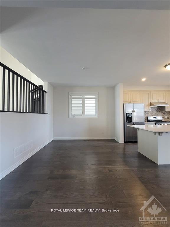 Photo 7 of 114 Bartonia Circle, Ottawa, Avalon West — HOMEH