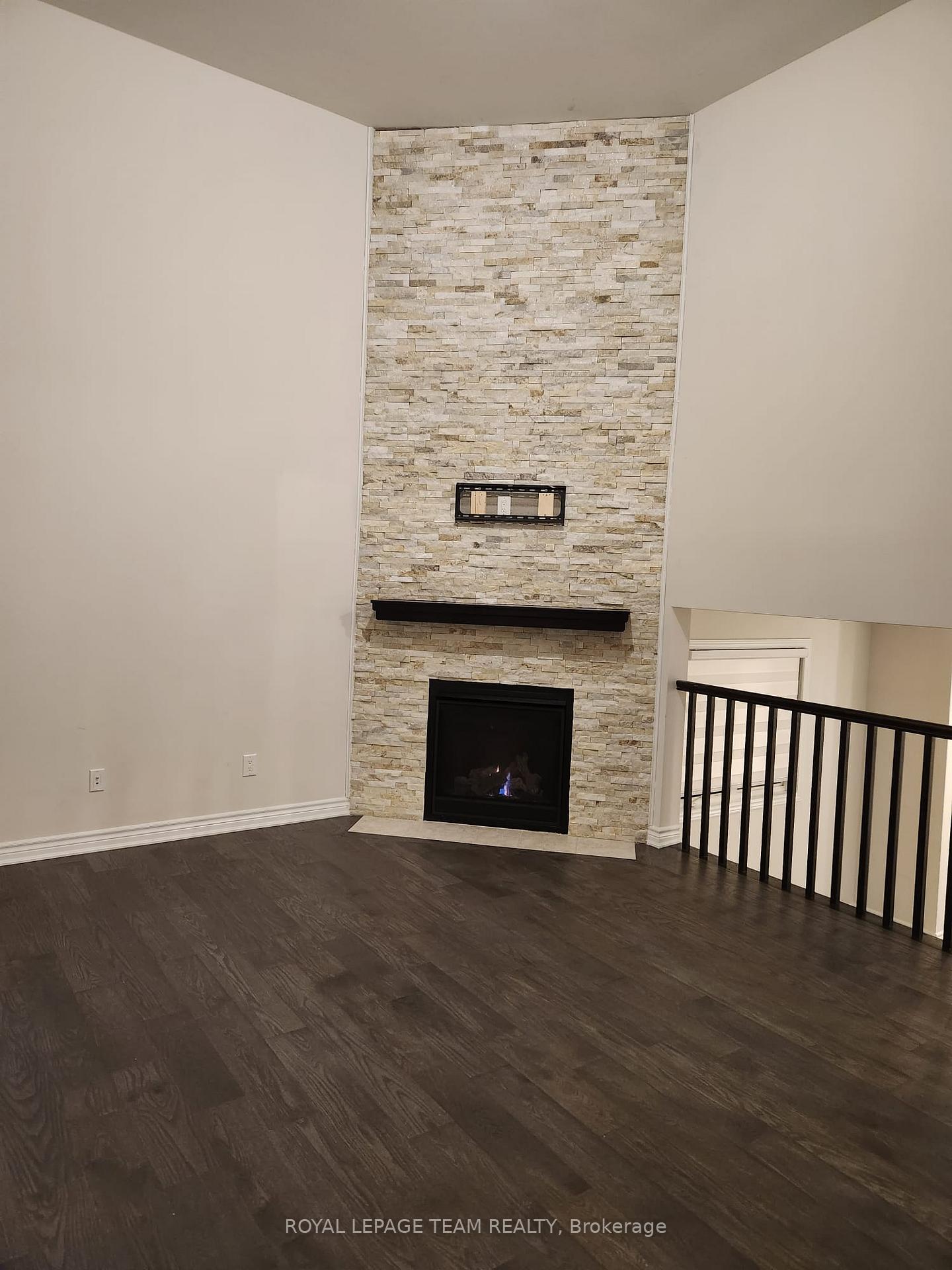 Photo 14 of 114 Bartonia Circle, Ottawa, Avalon West — HOMEH
