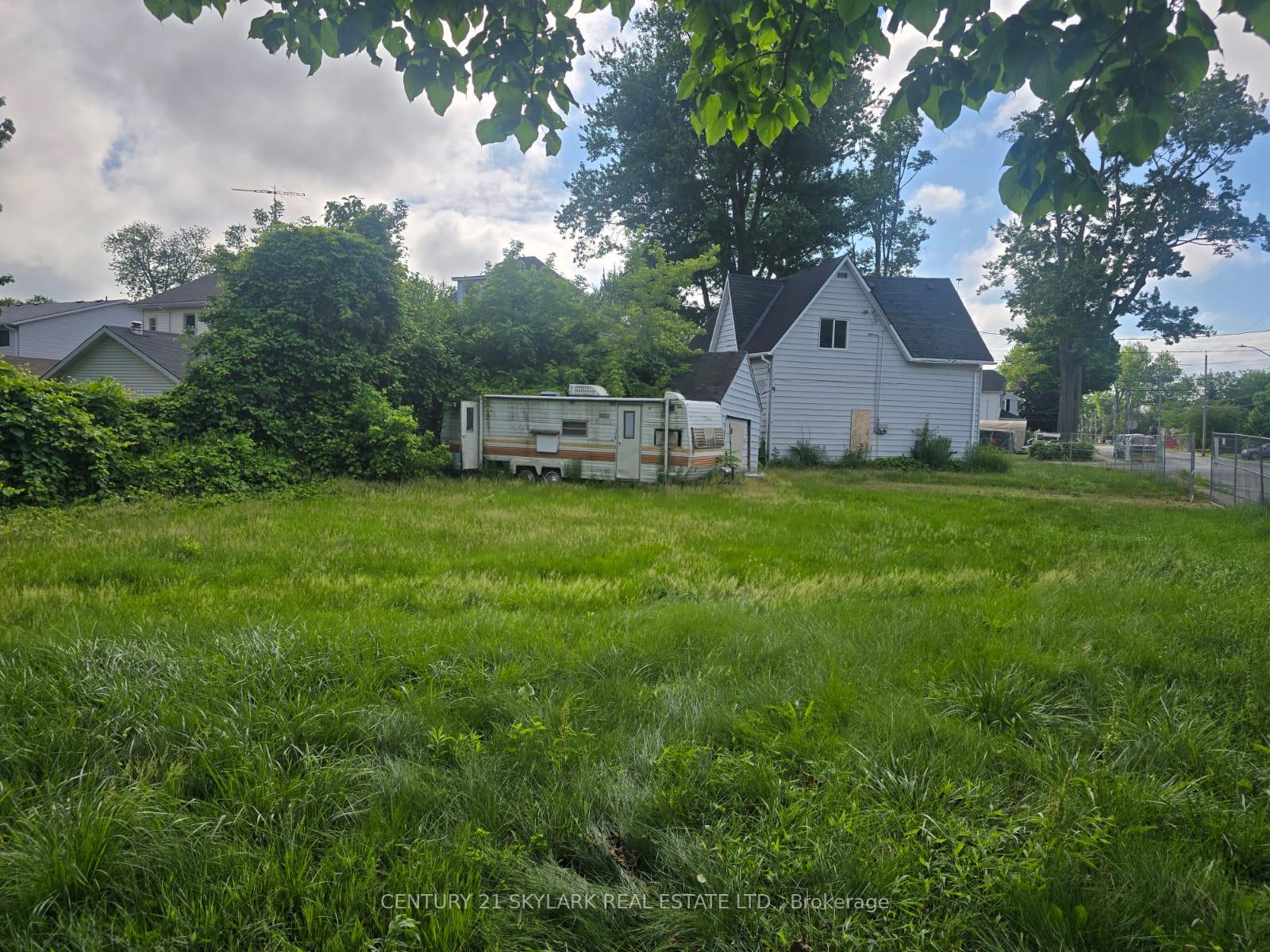Photo 2 of 702 Cedar Street, Haldimand, Dunnville — HOMEH
