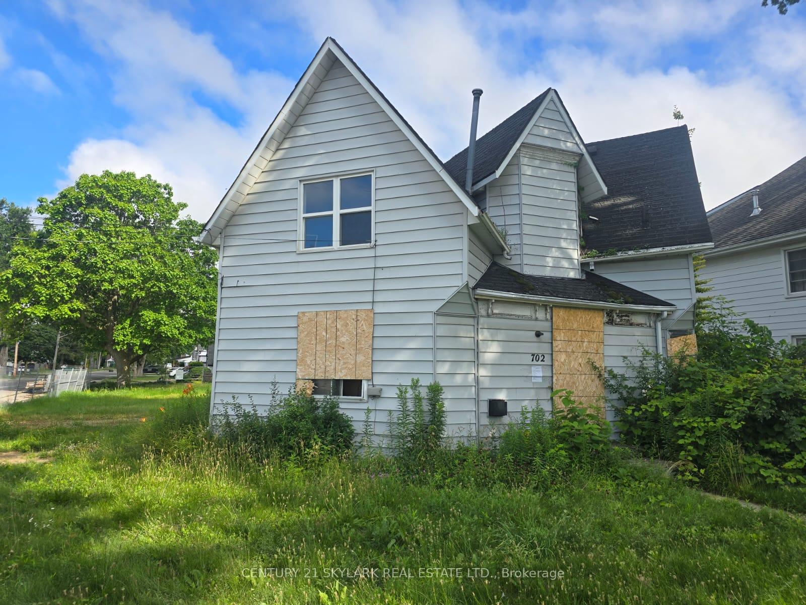 Photo 3 of 702 Cedar Street, Haldimand, Dunnville — HOMEH