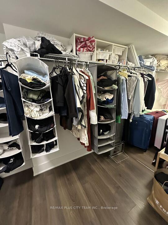 Photo 10 of Unit 902, 111 St. Clair Avenue W, Toronto, Yonge-St. Clair — HOMEH
