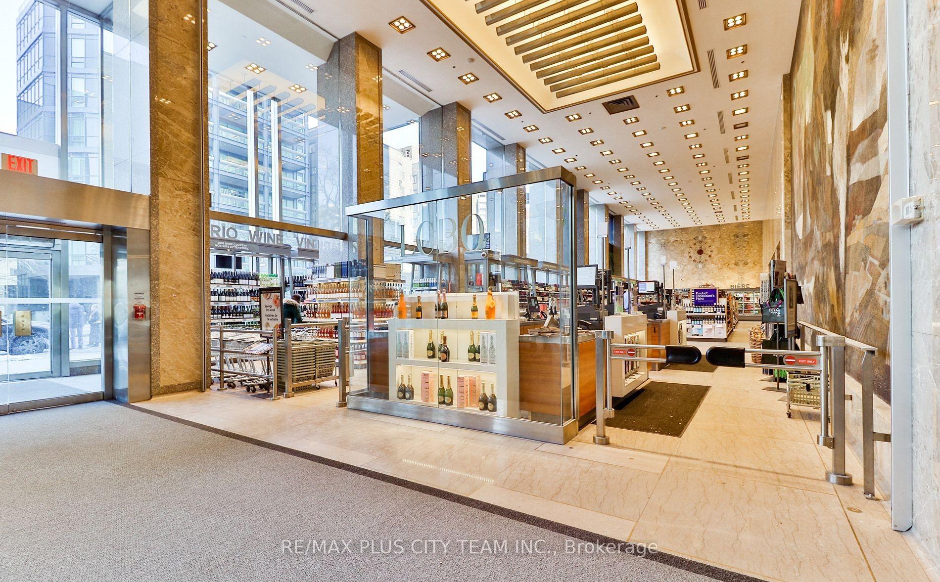 Photo 33 of Unit 902, 111 St. Clair Avenue W, Toronto, Yonge-St. Clair — HOMEH