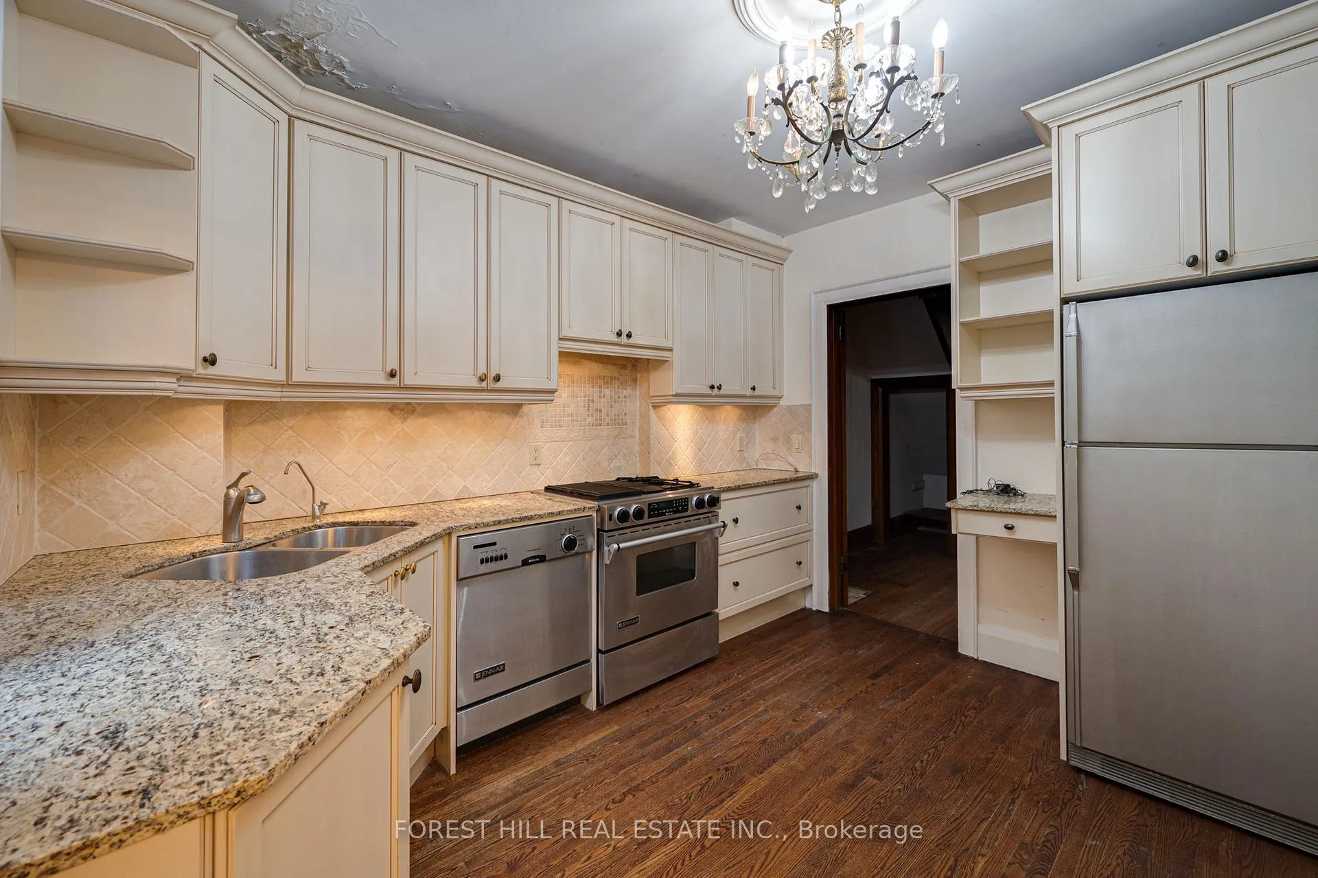 Photo 11 of 81 Benson Avenue, Toronto, Wychwood — HOMEH
