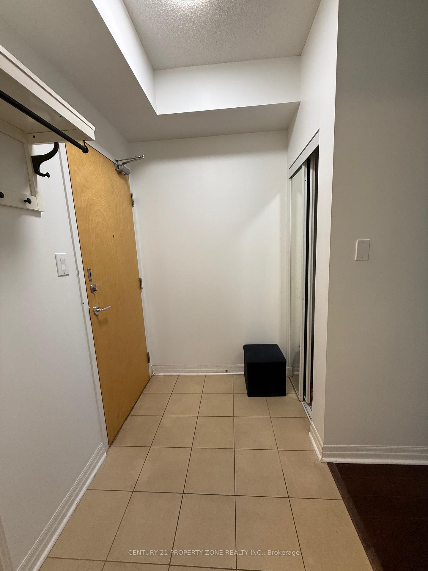 Photo 6 of Unit 3207, 3515 Kariya Drive, Mississauga, City Centre — HOMEH
