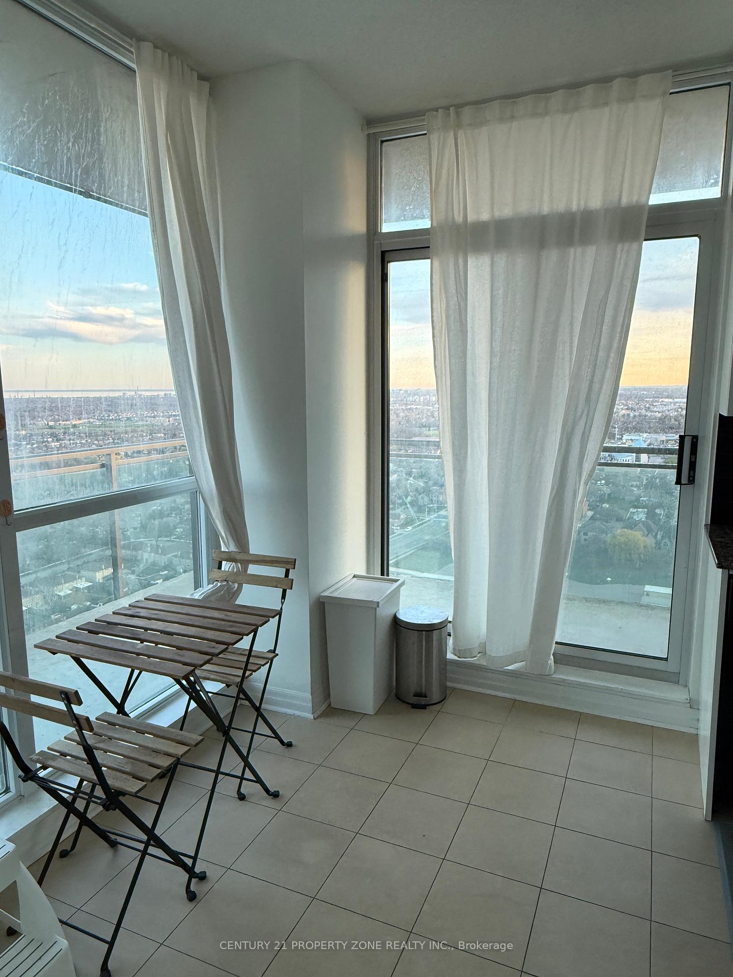Photo 14 of Unit 3207, 3515 Kariya Drive, Mississauga, City Centre — HOMEH