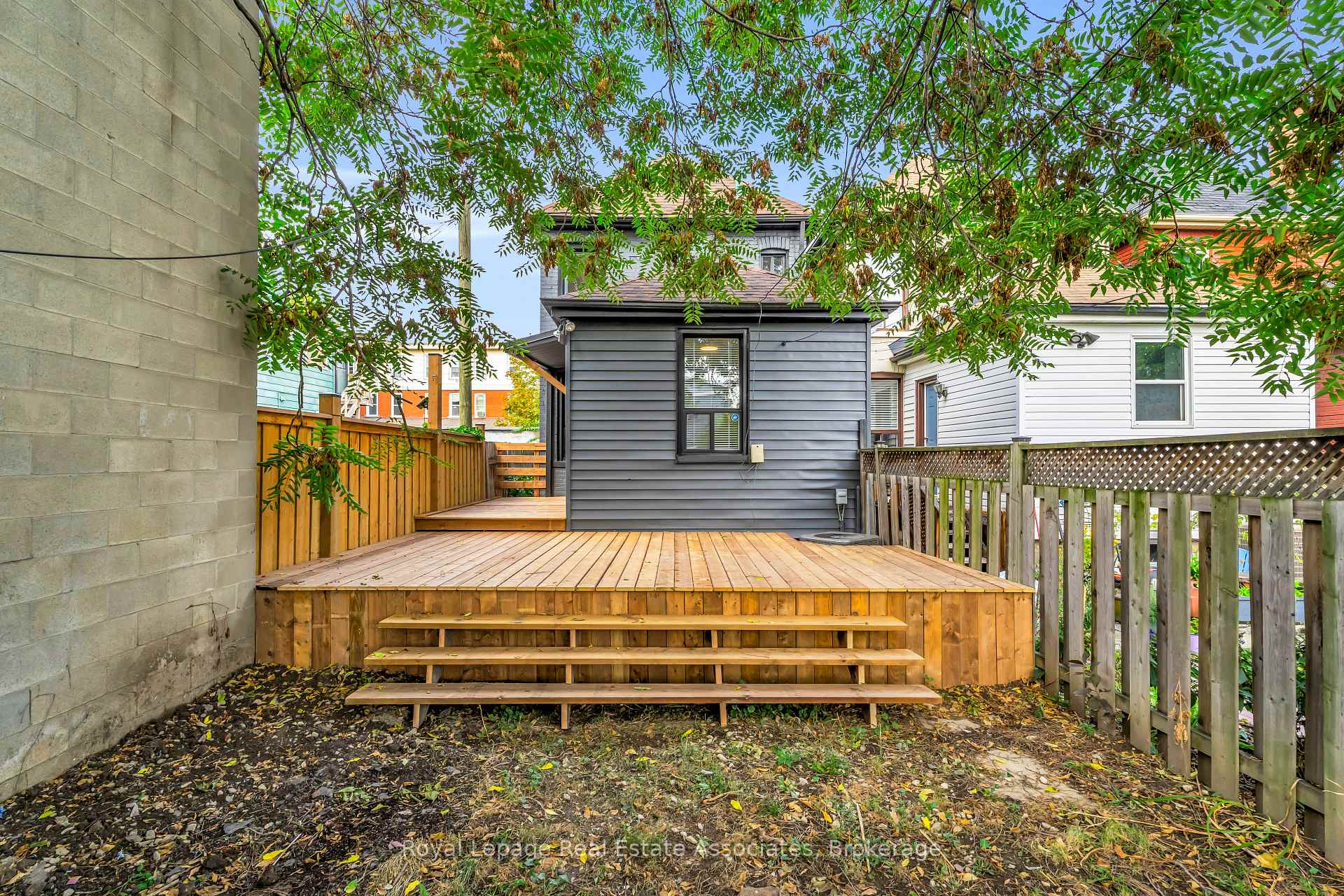 Photo 42 of 10 Gordon Street, Hamilton, Crown Point — HOMEH