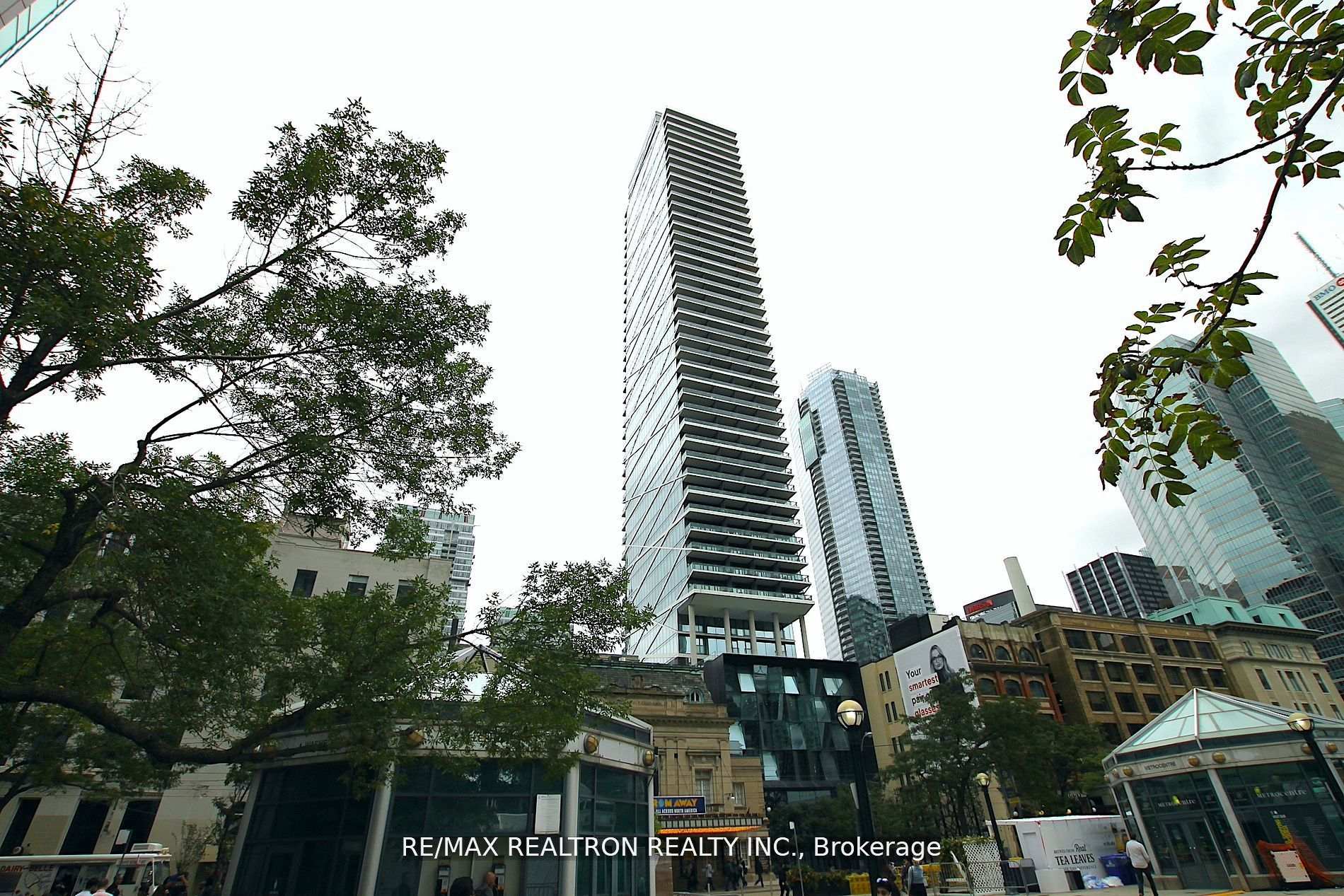 Front of Unit 2901, 224 King Street W