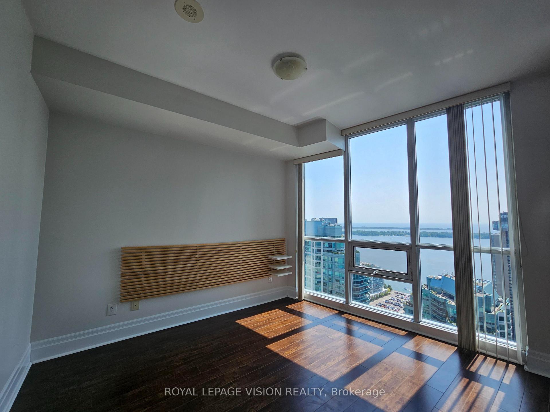 Photo 6 of Unit 3810, 16 Harbour Street, Toronto, Waterfront Communities — HOMEH