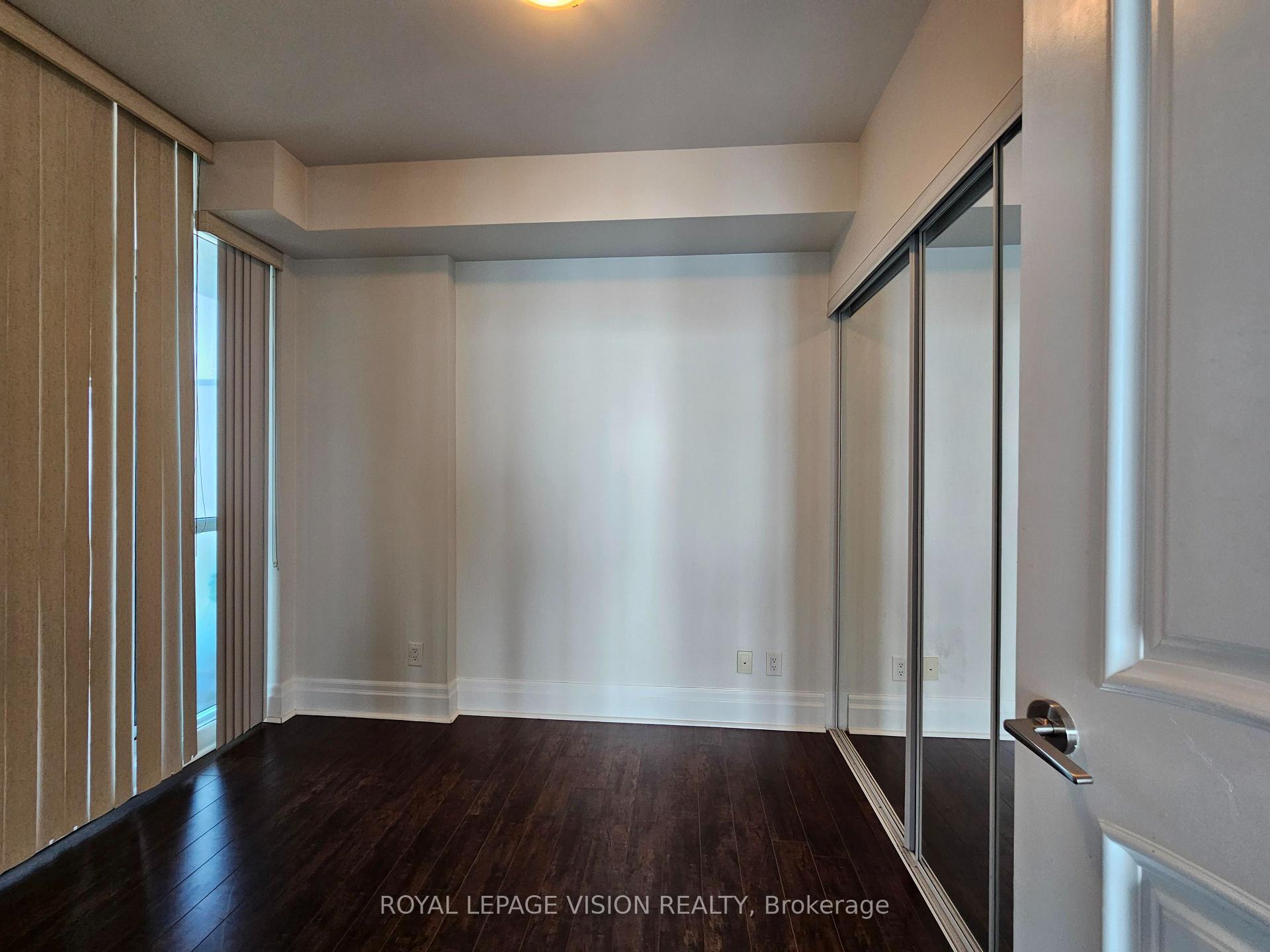 Photo 8 of Unit 3810, 16 Harbour Street, Toronto, Waterfront Communities — HOMEH