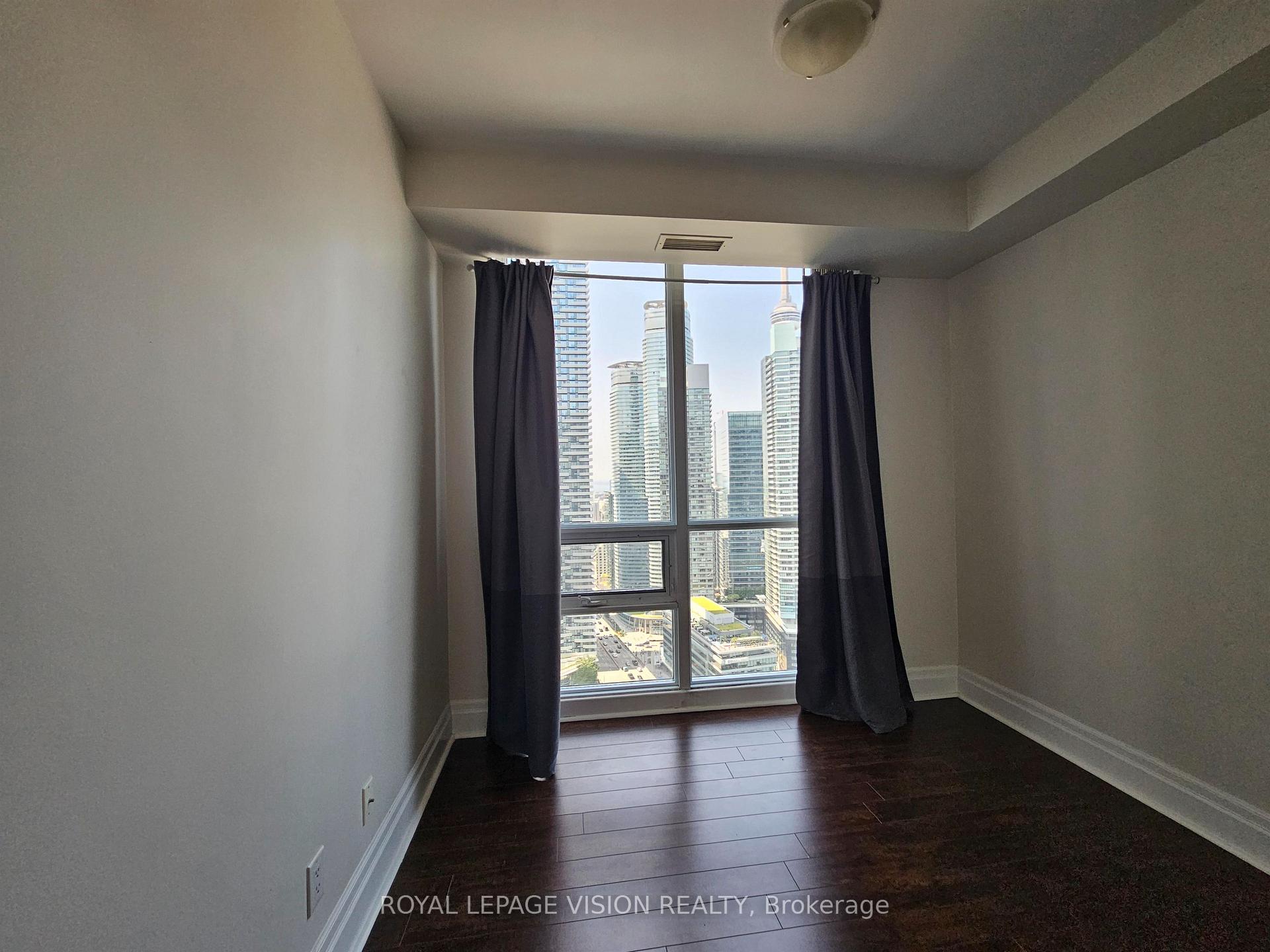 Photo 11 of Unit 3810, 16 Harbour Street, Toronto, Waterfront Communities — HOMEH