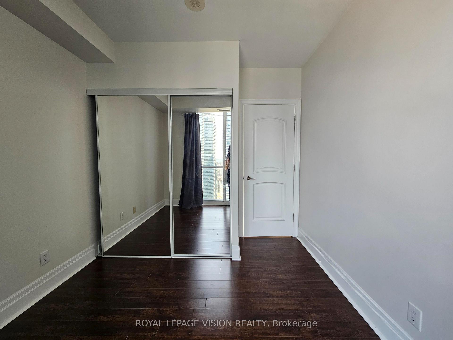 Photo 12 of Unit 3810, 16 Harbour Street, Toronto, Waterfront Communities — HOMEH