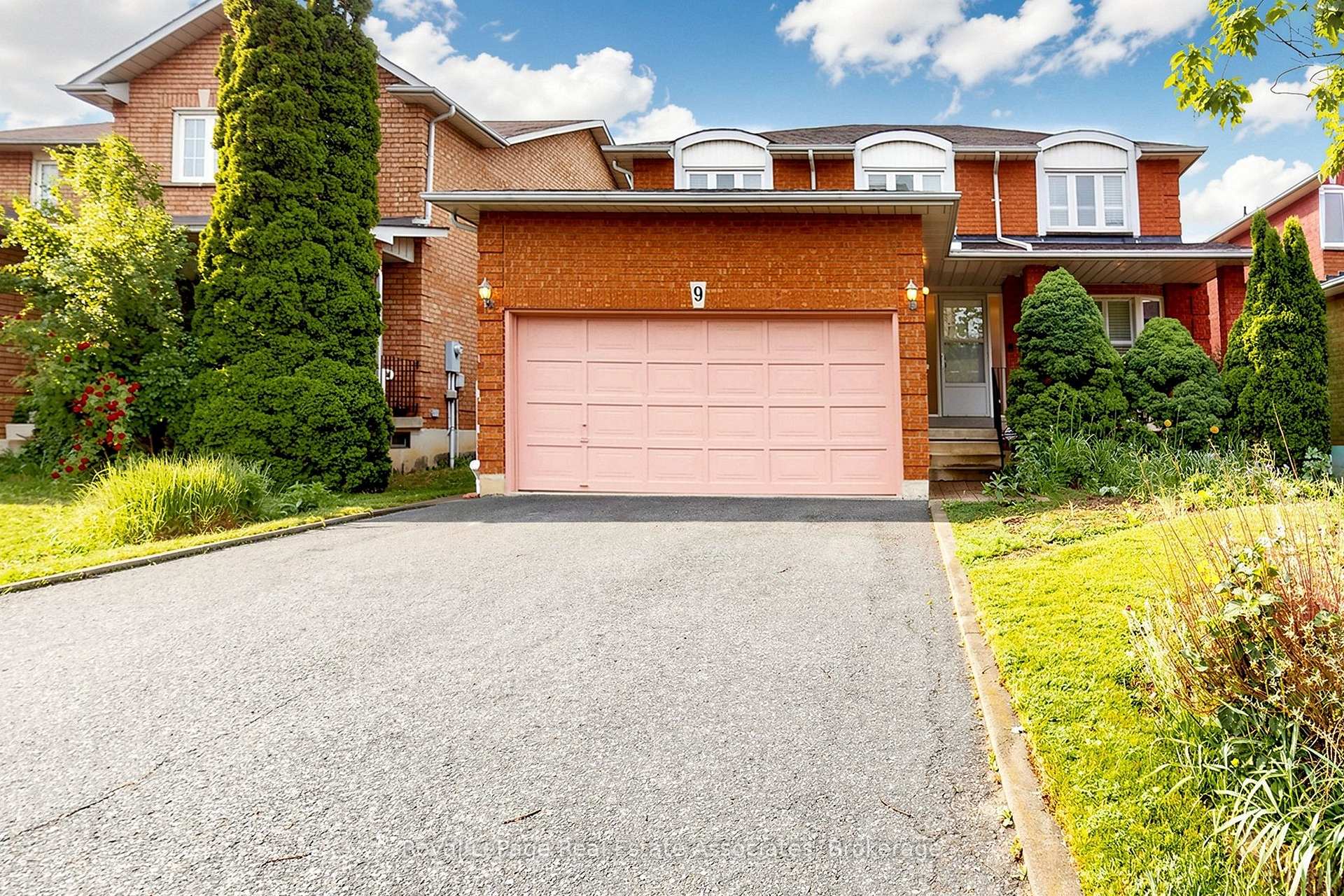 Photo 1 of 9 Kingsplate Crescent, Etobicoke, West Humber-Clairville — HOMEH
