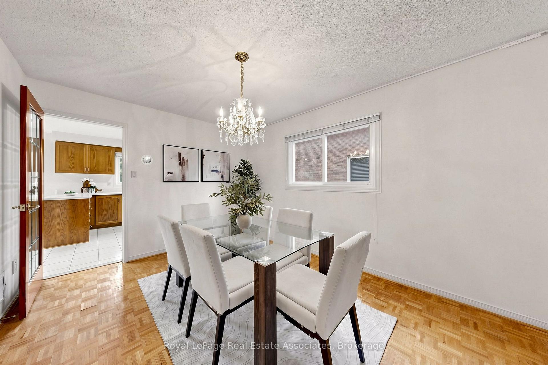 Photo 6 of 9 Kingsplate Crescent, Etobicoke, West Humber-Clairville — HOMEH