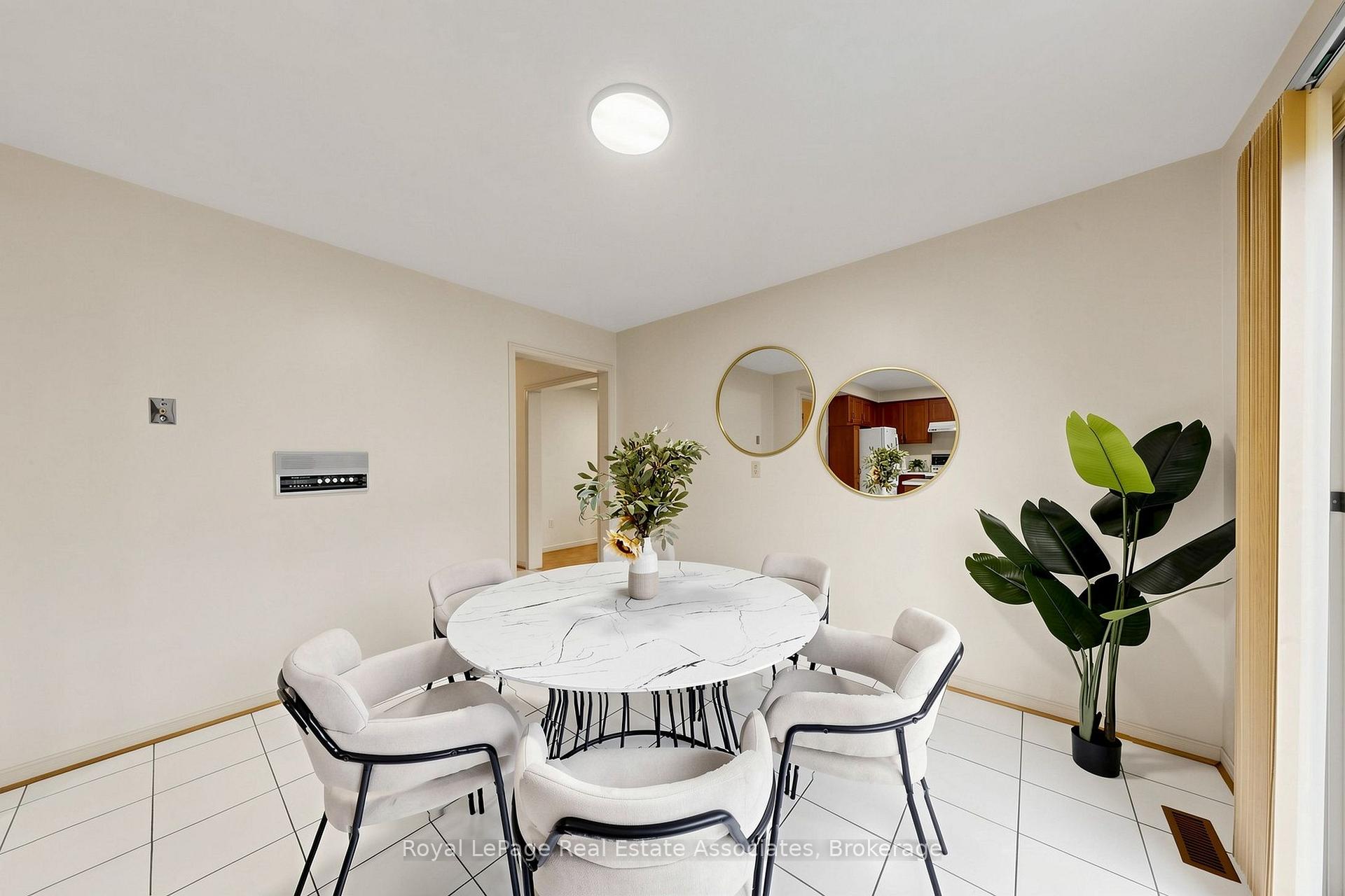 Photo 20 of 9 Kingsplate Crescent, Etobicoke, West Humber-Clairville — HOMEH