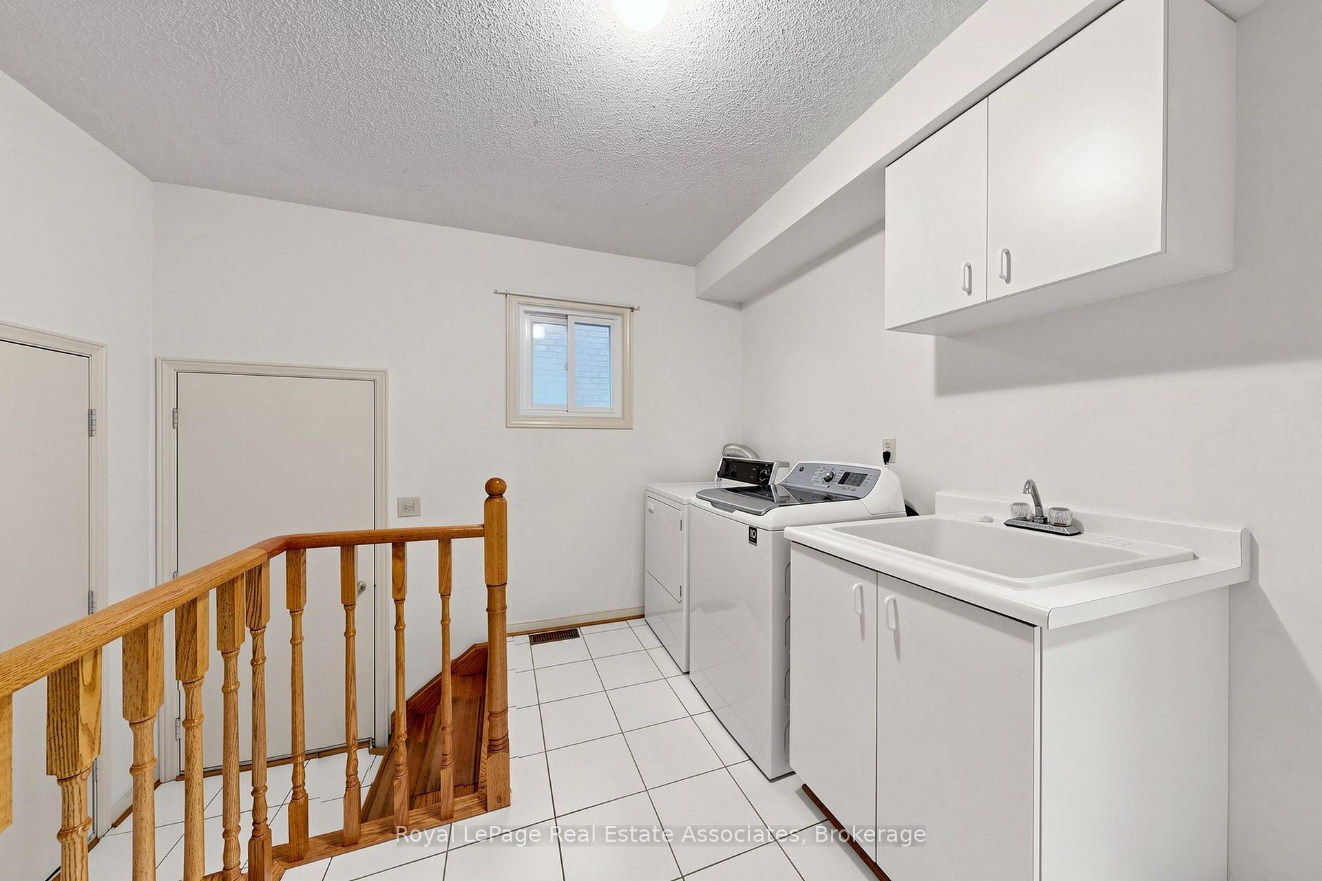 Photo 22 of 9 Kingsplate Crescent, Etobicoke, West Humber-Clairville — HOMEH