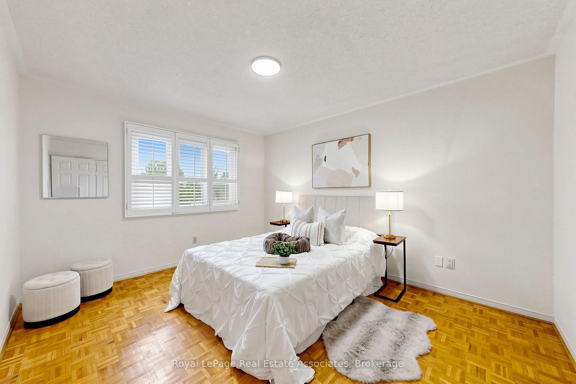 Photo 34 of 9 Kingsplate Crescent, Etobicoke, West Humber-Clairville — HOMEH