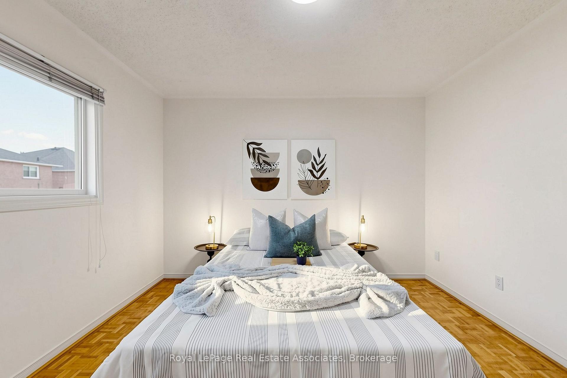 Photo 38 of 9 Kingsplate Crescent, Etobicoke, West Humber-Clairville — HOMEH