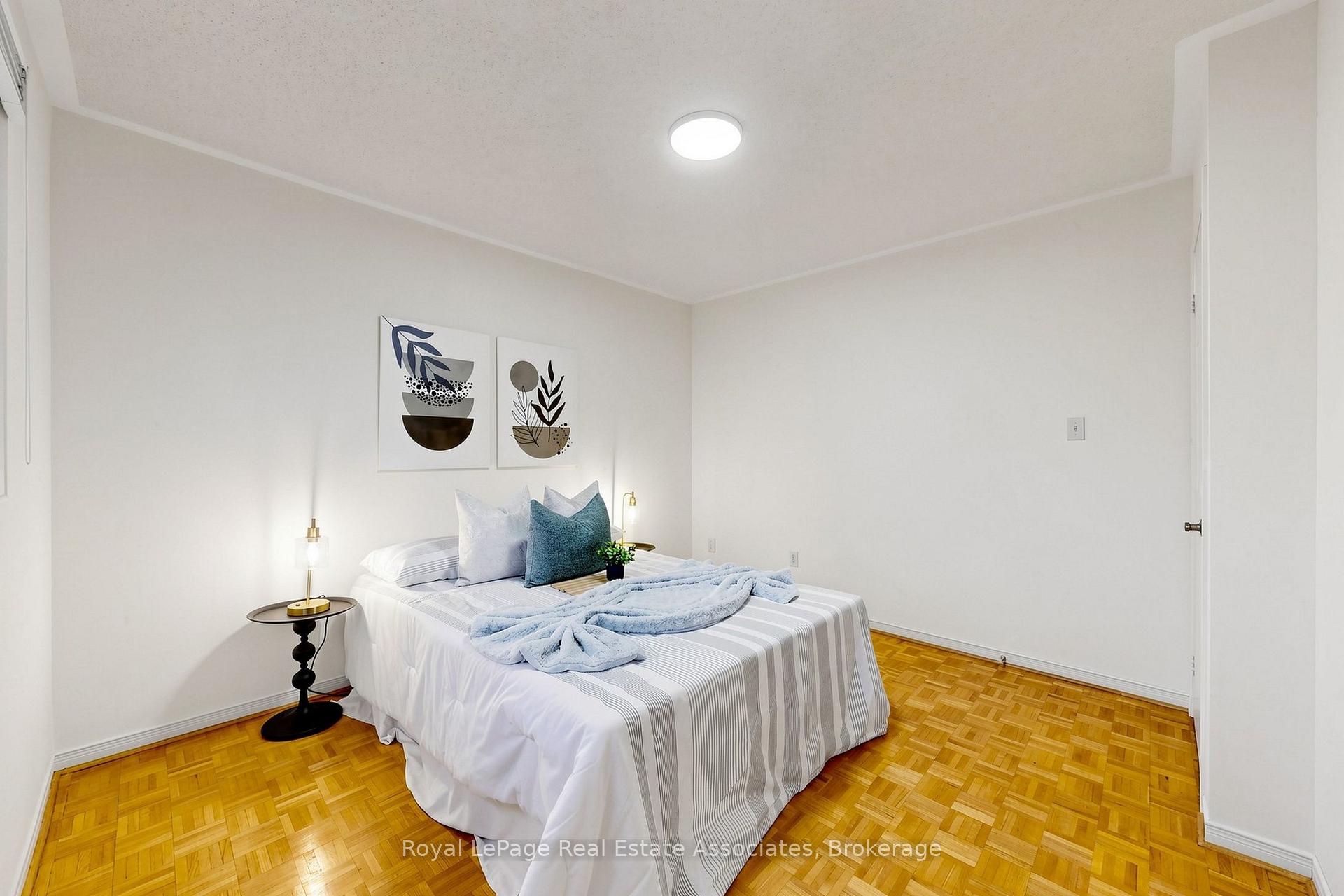 Photo 39 of 9 Kingsplate Crescent, Etobicoke, West Humber-Clairville — HOMEH