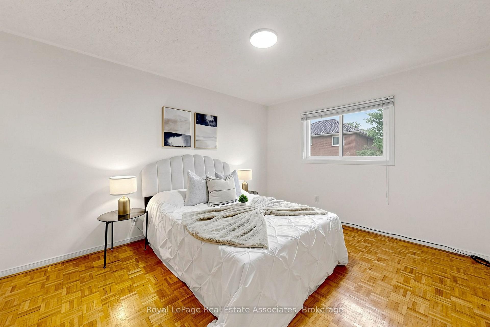 Photo 40 of 9 Kingsplate Crescent, Etobicoke, West Humber-Clairville — HOMEH