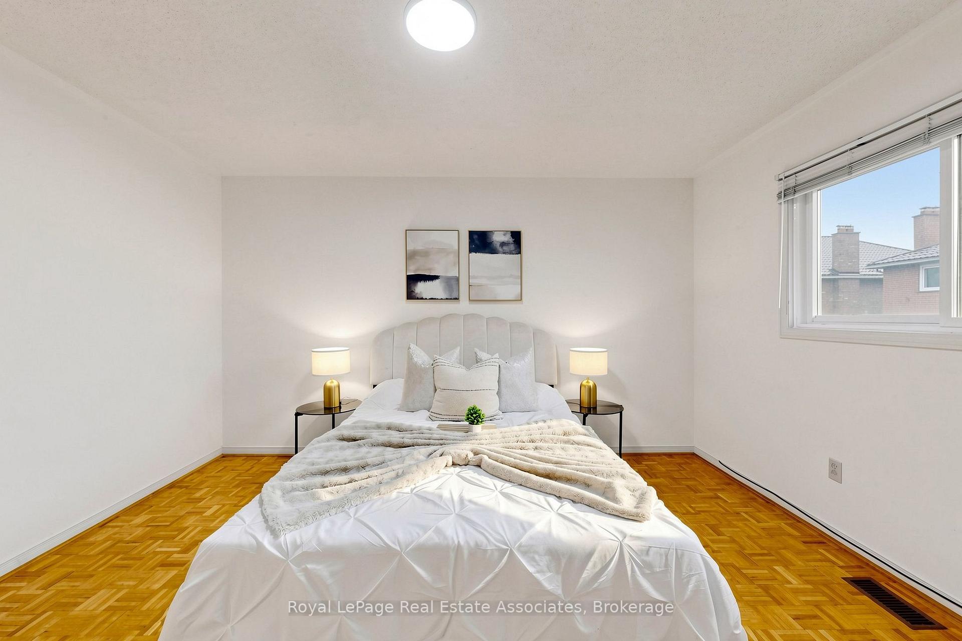 Photo 41 of 9 Kingsplate Crescent, Etobicoke, West Humber-Clairville — HOMEH