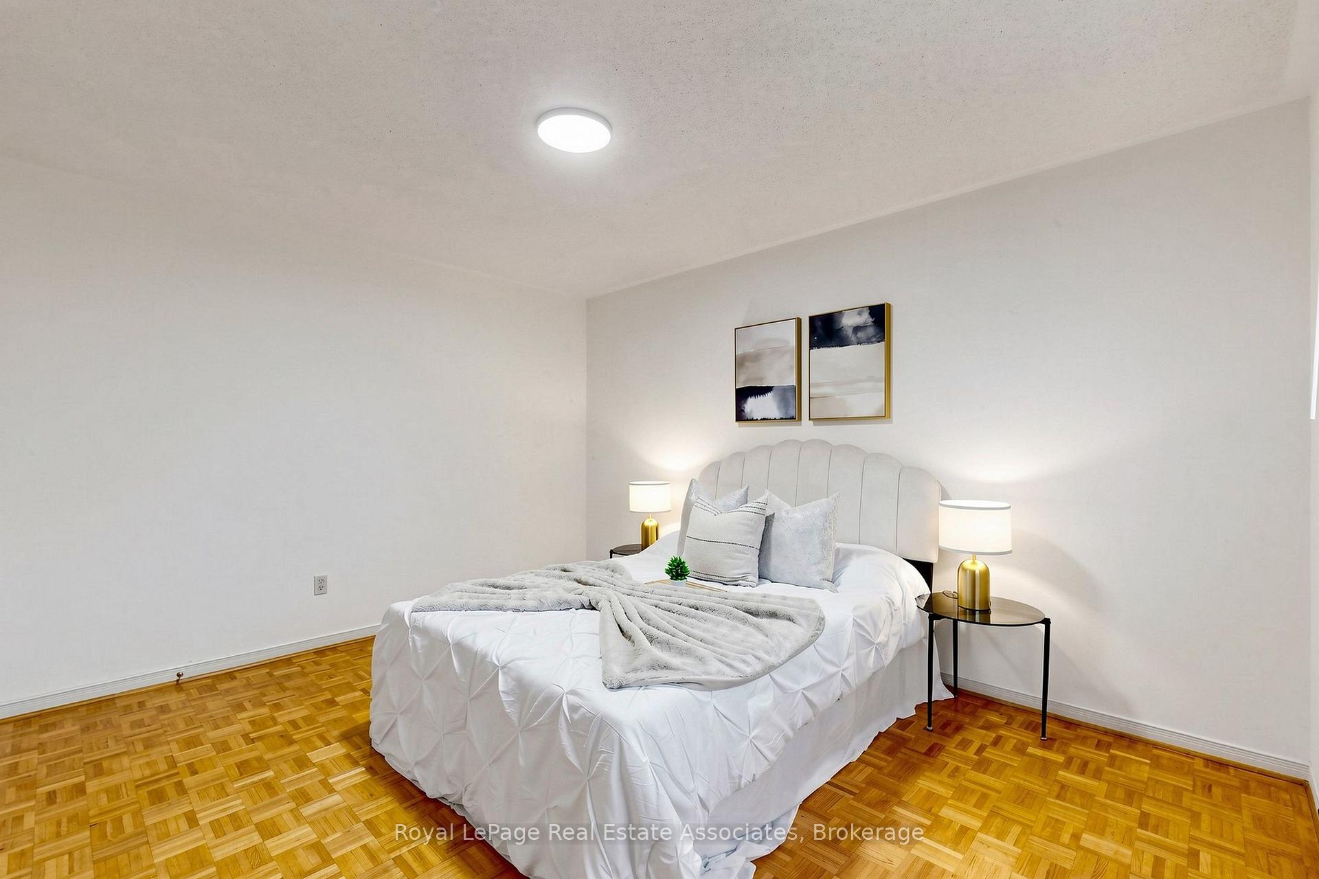 Photo 42 of 9 Kingsplate Crescent, Etobicoke, West Humber-Clairville — HOMEH