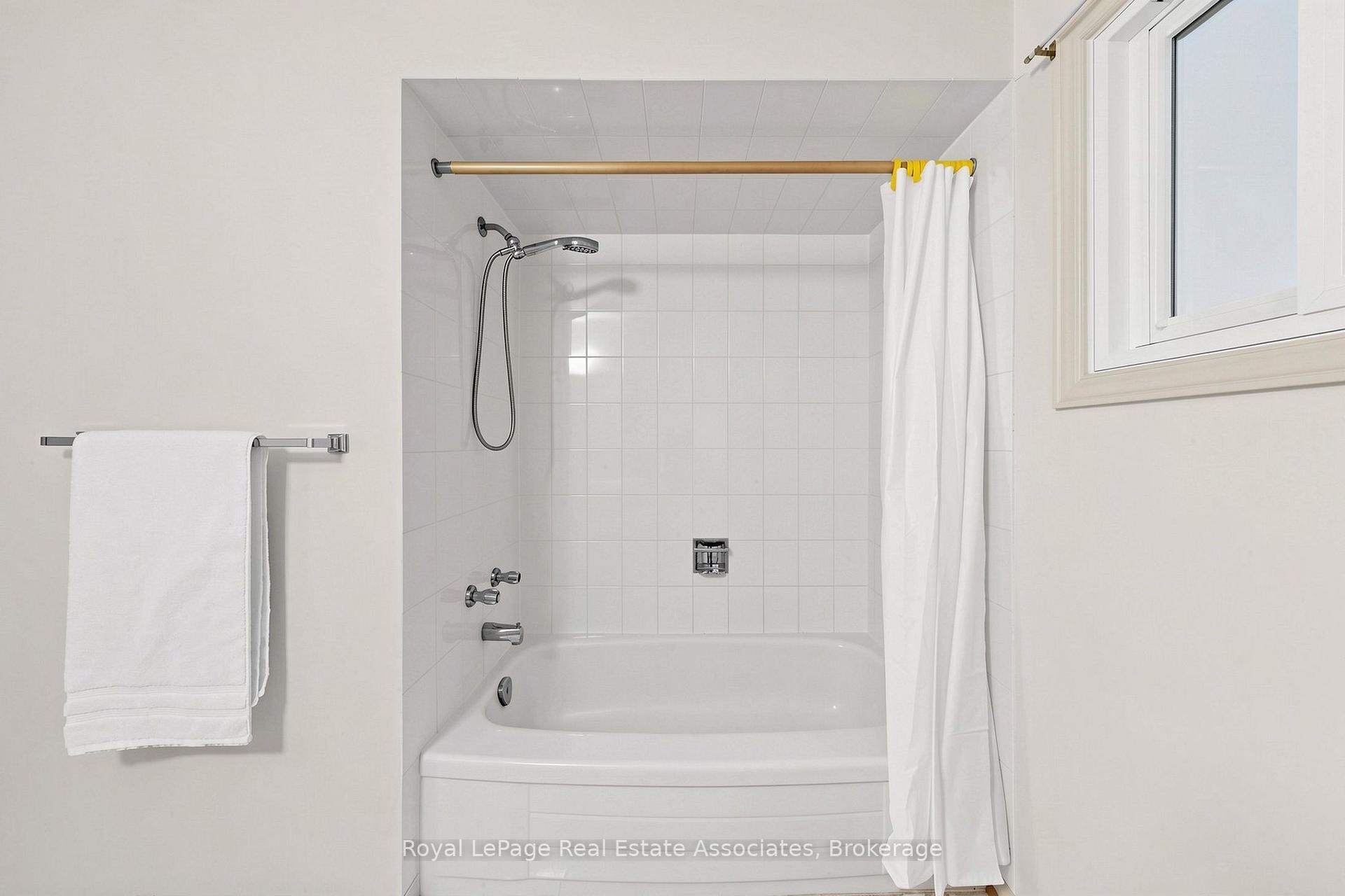 Photo 44 of 9 Kingsplate Crescent, Etobicoke, West Humber-Clairville — HOMEH