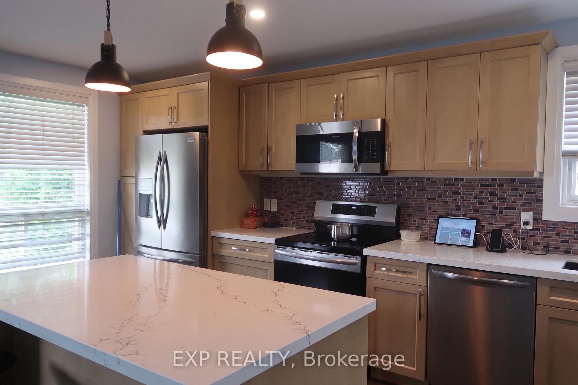 Photo 2 of 26 Curtiss Court, Barrie, Grove East — HOMEH