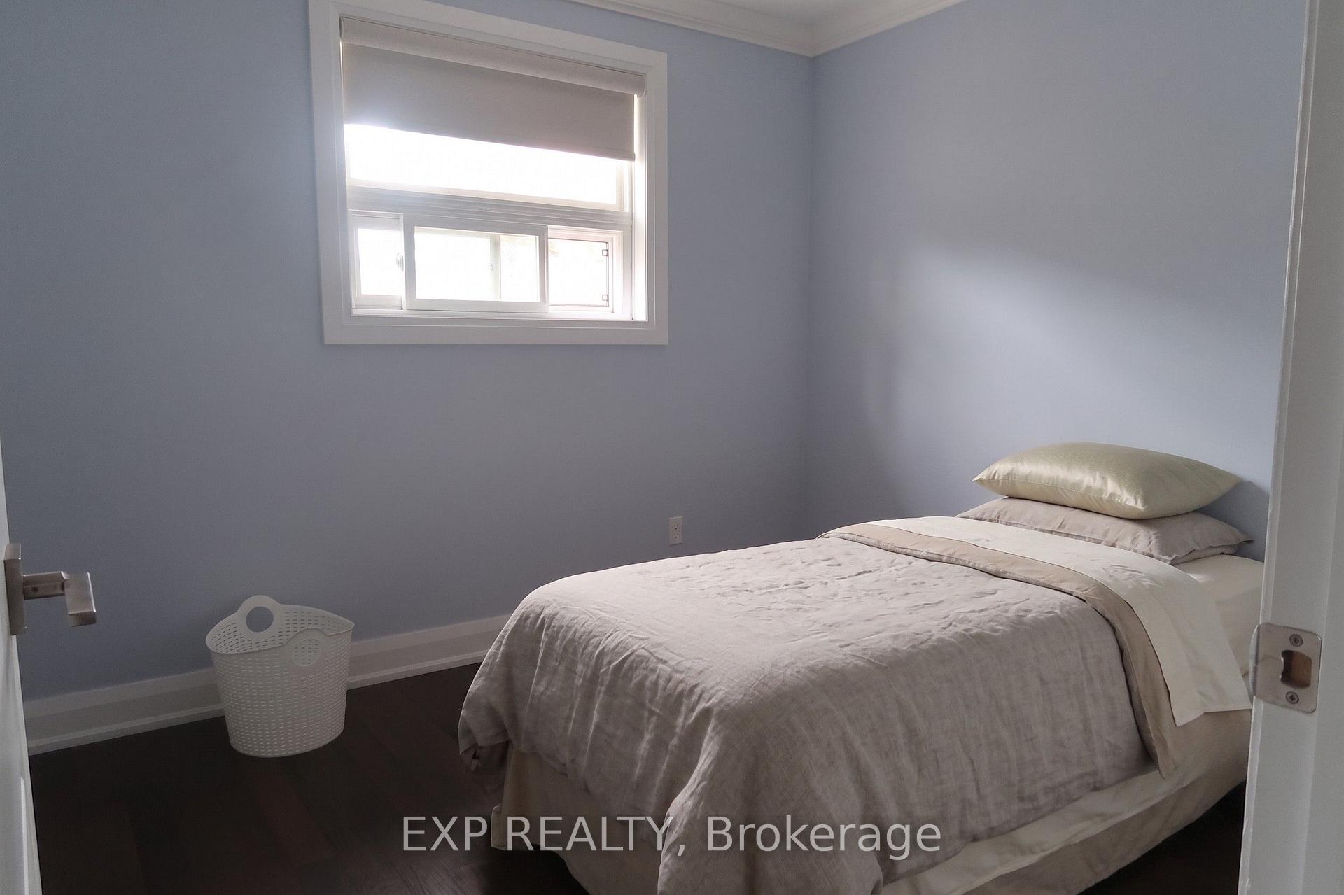 Photo 8 of 26 Curtiss Court, Barrie, Grove East — HOMEH