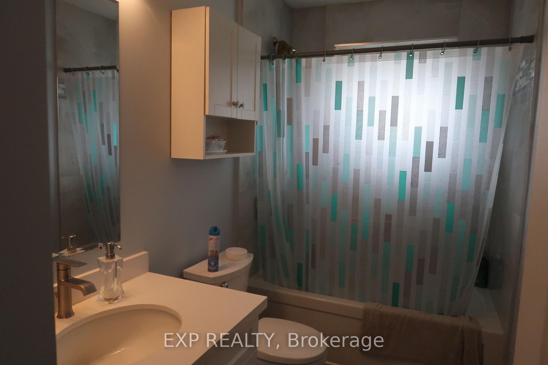 Photo 9 of 26 Curtiss Court, Barrie, Grove East — HOMEH