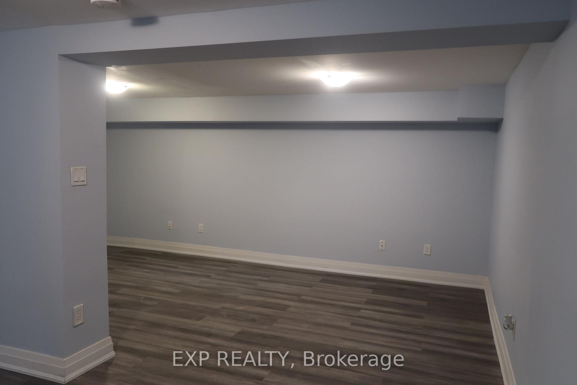 Photo 11 of 26 Curtiss Court, Barrie, Grove East — HOMEH