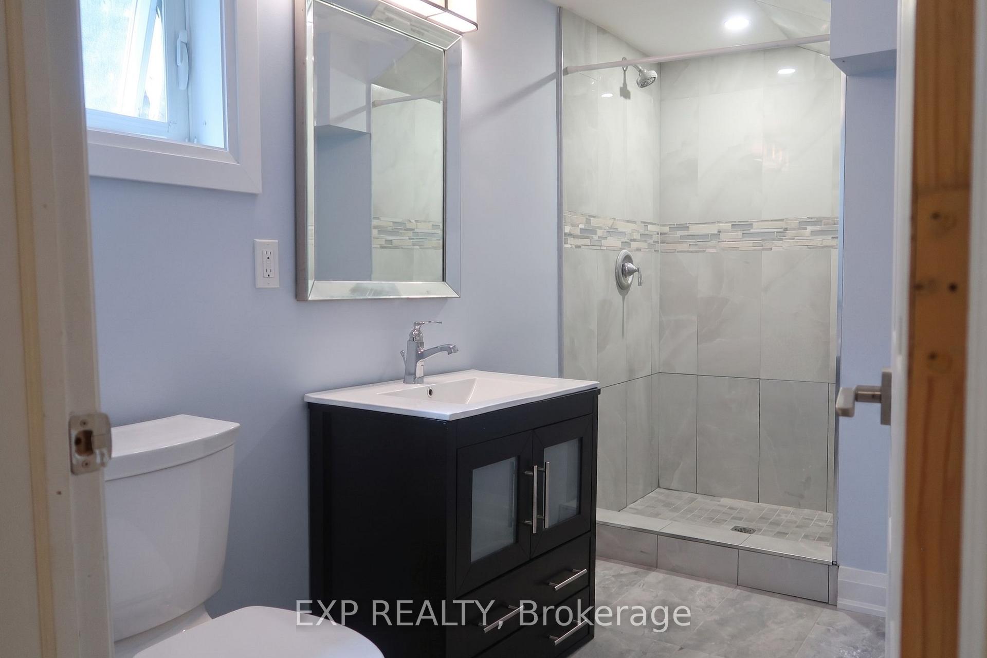 Photo 12 of 26 Curtiss Court, Barrie, Grove East — HOMEH