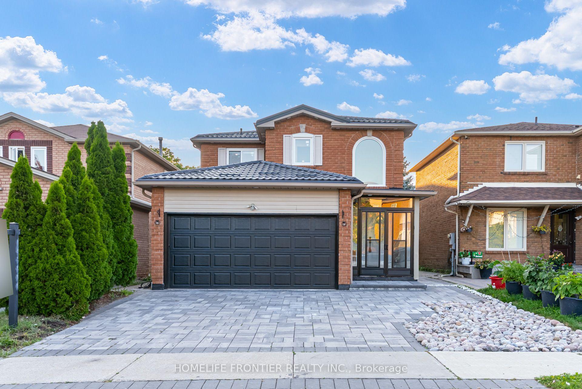 Photo 2 of 1059 Ivandale Drive, Mississauga, East Credit — HOMEH