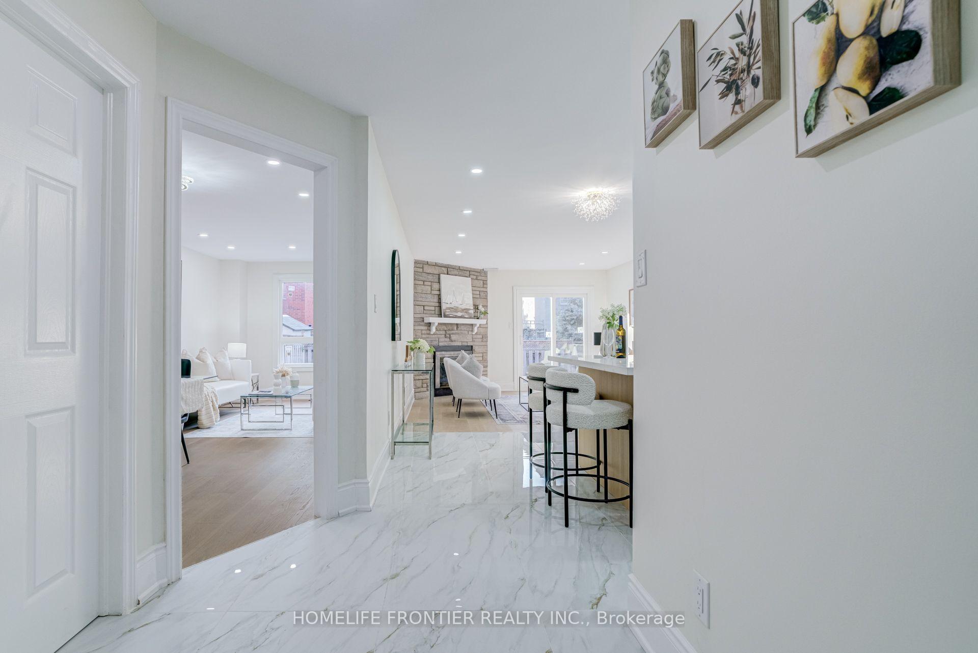 Photo 7 of 1059 Ivandale Drive, Mississauga, East Credit — HOMEH