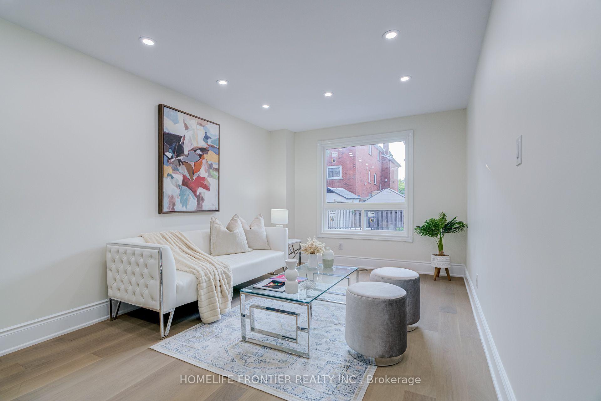 Photo 9 of 1059 Ivandale Drive, Mississauga, East Credit — HOMEH
