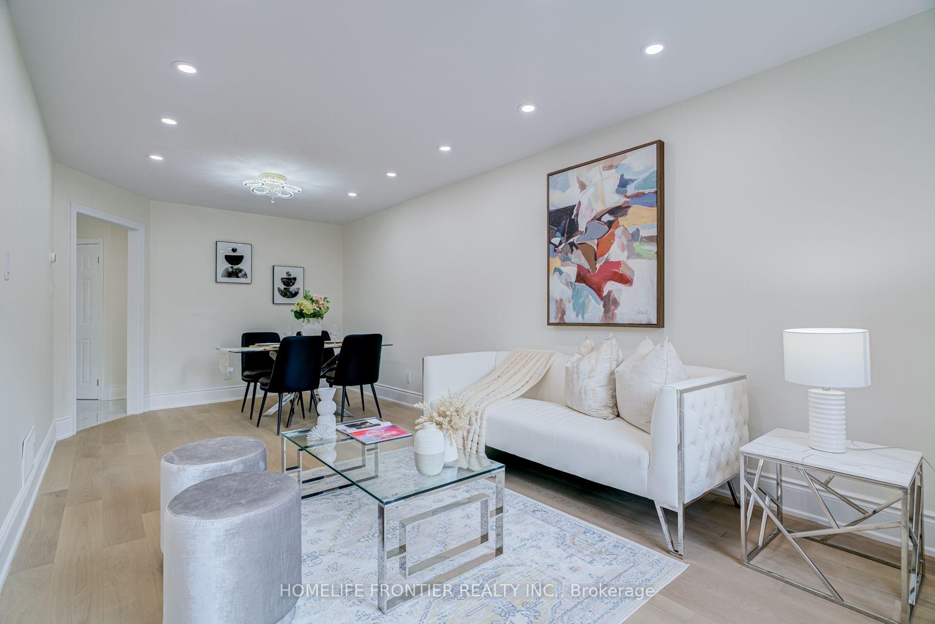 Photo 10 of 1059 Ivandale Drive, Mississauga, East Credit — HOMEH