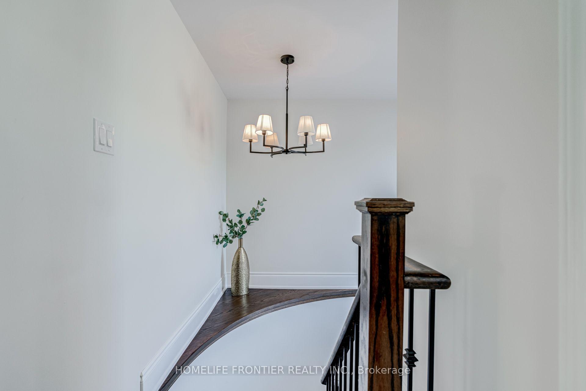 Photo 22 of 1059 Ivandale Drive, Mississauga, East Credit — HOMEH